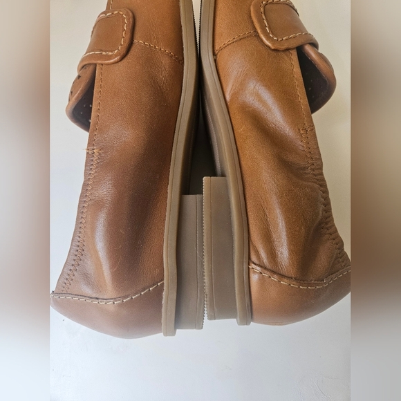 Clark -Women's Sz 8.5 Lyrical Way Leather Loafer Flat, Tan/Brown - Picture 8 of 9